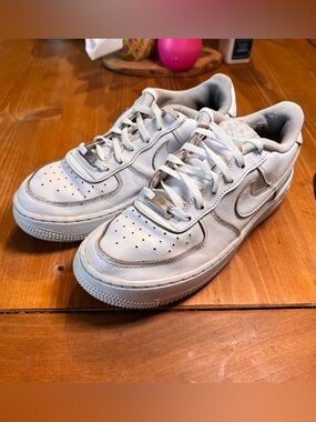 Nike youth Air Force 1 low triple white AF1 sneakers 7Y